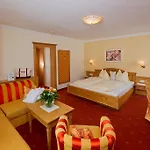 Aparthotel Taxerhof 4*