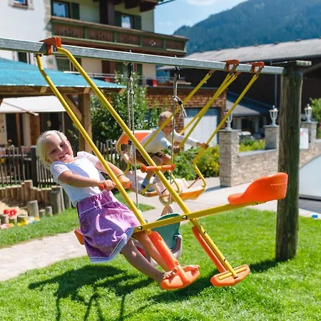 Aparthotel Taxerhof 4*