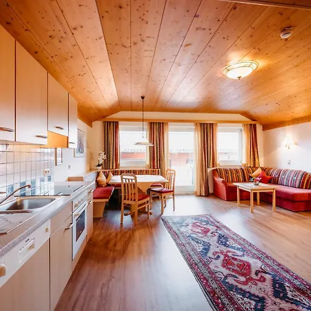 Taxerhof Aparthotel 4*