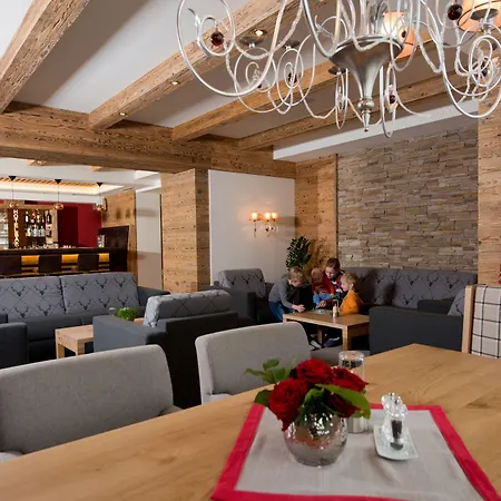 Taxerhof アパートホテル