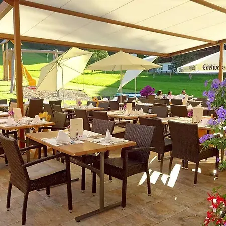 Apartahotel Taxerhof 4*