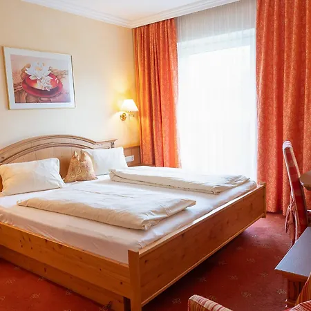 Taxerhof Apartahotel 4*